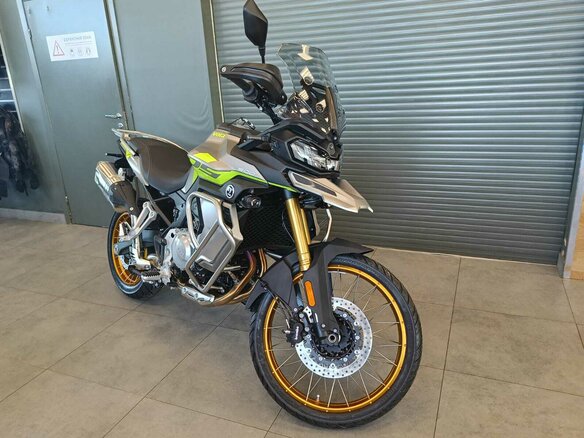 2026 Voge 900DSX, серебристый, 1033000 рублей - вид 2