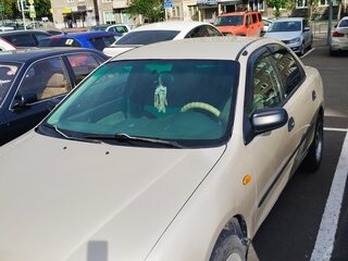 1998 Mazda 323 V (BA), золотистый, 320000 рублей, вид 5