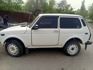 2002 Lada (ВАЗ) 2121 (4x4) I Рестайлинг, белый, 450000 рублей, вид 2