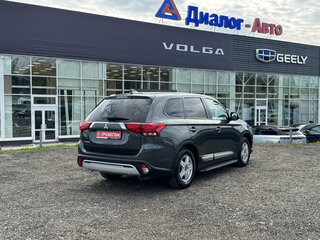 2021 Mitsubishi Outlander III Рестайлинг 3, серый, 2550000 рублей, вид 5