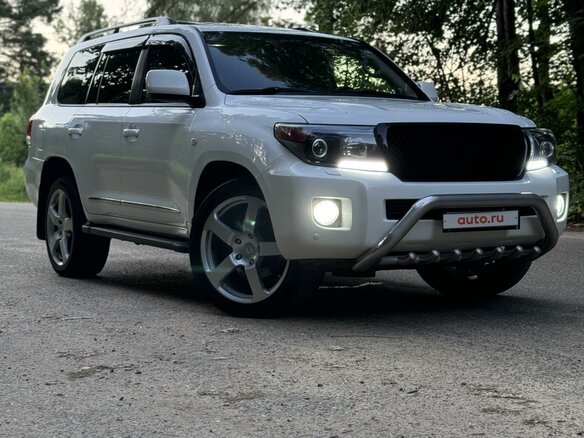 2010 Toyota Land Cruiser 200 Series, белый, 2800000 рублей - вид 1