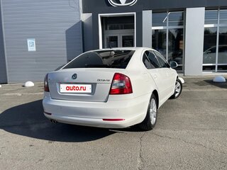 2012 Skoda Octavia II (A5) Рестайлинг, белый, 695000 рублей, вид 3
