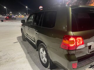 2013 Toyota Land Cruiser 200 Series Рестайлинг 1, зелёный, 3900000 рублей, вид 4