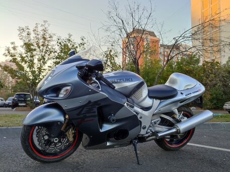 2002 Suzuki GSX 1300 R Hayabusa, серый, 499000 рублей, вид 1