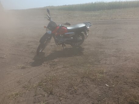 2024 Bajaj Boxer BM 125, красный, 160000 рублей, вид 2