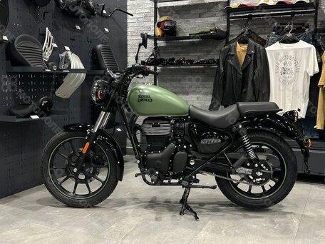 2025 Royal Enfield Meteor, зелёный, 509000 рублей, вид 2