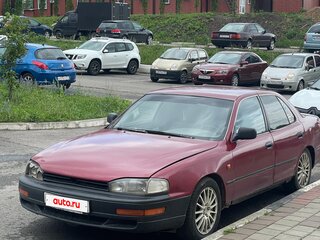 1992 Toyota Camry III (XV10), красный, 250000 рублей, вид 1