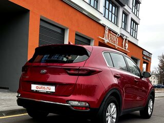 2020 Kia Sportage IV Рестайлинг, красный, 2165100 рублей, вид 5