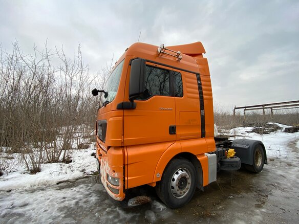 2017 MAN TGX, оранжевый, 6450000 рублей