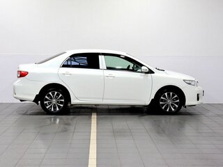 2011 Toyota Corolla X (E140, E150) Рестайлинг, белый, 1300000 рублей, вид 4