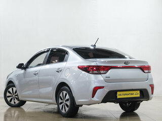 2019 Kia Rio IV, серебристый, 1299000 рублей, вид 4