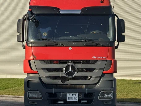 2013 Mercedes-Benz Actros, красный, 2950000 рублей, вид 2