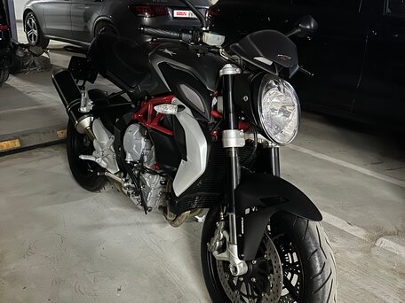 2015 MV Agusta Brutale 800, серый, 700000 рублей, вид 1