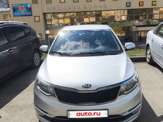 2016 Kia Rio III Рестайлинг, серебристый, 1200000 рублей, вид 2