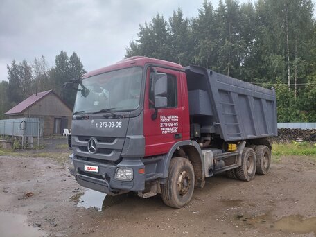 2011 Mercedes-Benz Actros, красный, 3672000 рублей, вид 2