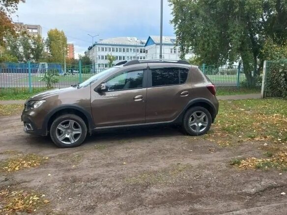 2020 Renault Sandero Stepway II Рестайлинг, коричневый, 1570000 рублей - вид 10