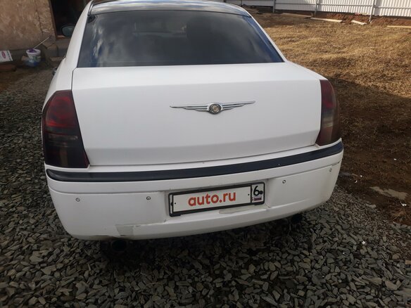 2005 Chrysler 300C I, белый - вид 1