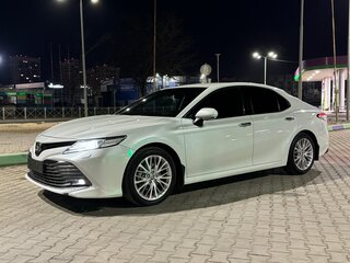 2020 Toyota Camry VIII (XV70), белый, 3600000 рублей, вид 3