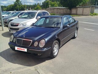 1999 Mercedes-Benz E-Класс 240 II (W210, S210) Рестайлинг, чёрный, 899000 рублей, вид 1