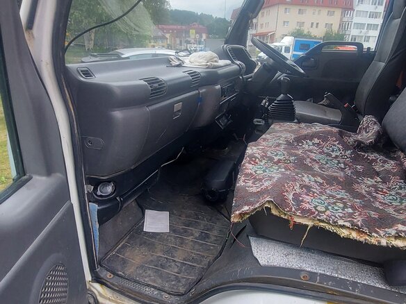 1998 Isuzu Elf (N-series), белый, 900000 рублей - вид 9