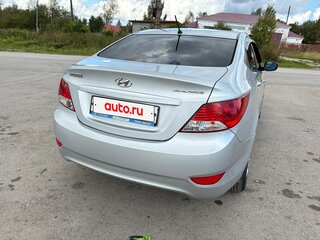 2014 Hyundai Solaris I, серебристый, 950000 рублей, вид 4