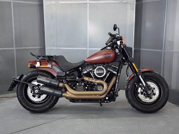 2017 Harley-Davidson Fat Bob, коричневый, 1449000 рублей