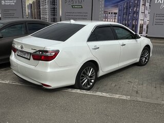 2016 Toyota Camry VII (XV50) Рестайлинг, белый, 2350000 рублей, вид 2