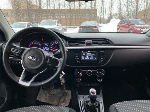 2018 Kia Rio IV, серый - вид 10