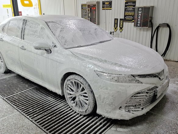 2019 Toyota Camry VIII (XV70), белый, 2700000 рублей