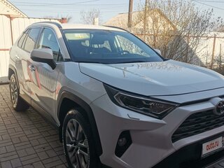 2021 Toyota RAV4 V (XA50), белый, 4590000 рублей, вид 4