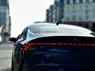 2021 Kia K5 III, синий, 2450000 рублей, вид 4