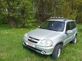 2009 Chevrolet Niva I Рестайлинг, серебристый, 400000 рублей, вид 4
