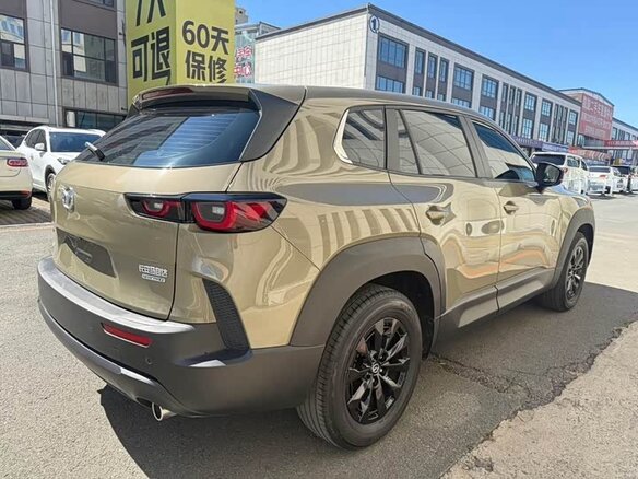 2023 Mazda CX-50, бежевый, 1976000 рублей - вид 4