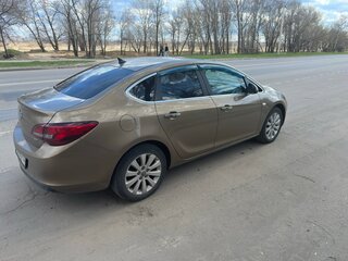 2013 Opel Astra J Рестайлинг, бежевый, 1150000 рублей, вид 4