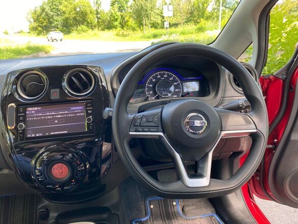 2018 Nissan Note e-Power II Рестайлинг, красный, 1620000 рублей - вид 33