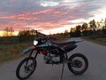 2022 GR GR-X, красный, 95000 рублей