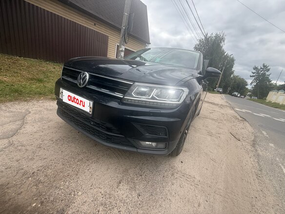 2019 Volkswagen Tiguan II, чёрный - вид 1