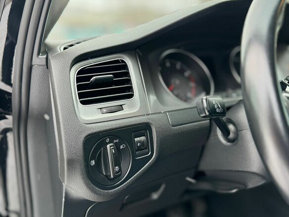 2013 Volkswagen Golf VII, чёрный, 1230000 рублей - вид 10