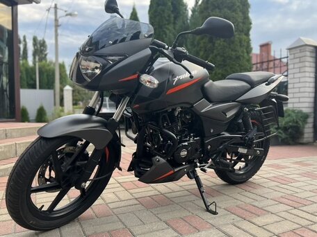 2021 Bajaj Pulsar 180, чёрный, 150000 рублей, вид 1