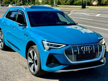 2020 Audi e-tron 55 I, голубой, 4690000 рублей, вид 1