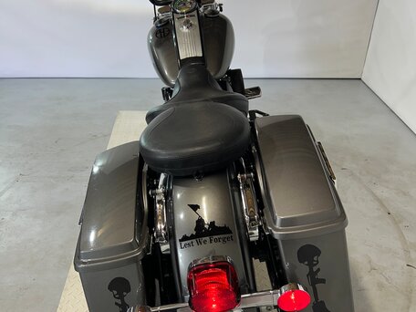 2009 Harley-Davidson Road King, серый, 649000 рублей, вид 4