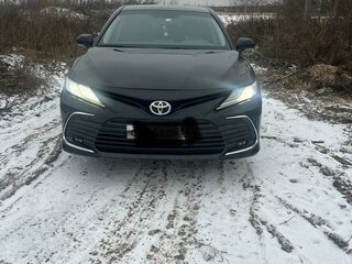 2022 Toyota Camry VIII (XV70) Рестайлинг, чёрный, 2450000 рублей, вид 2
