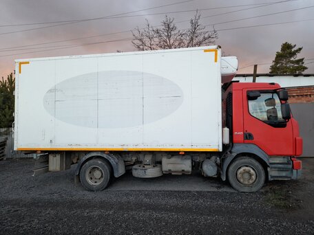 2009 Volvo FL, красный, 2800000 рублей, вид 4