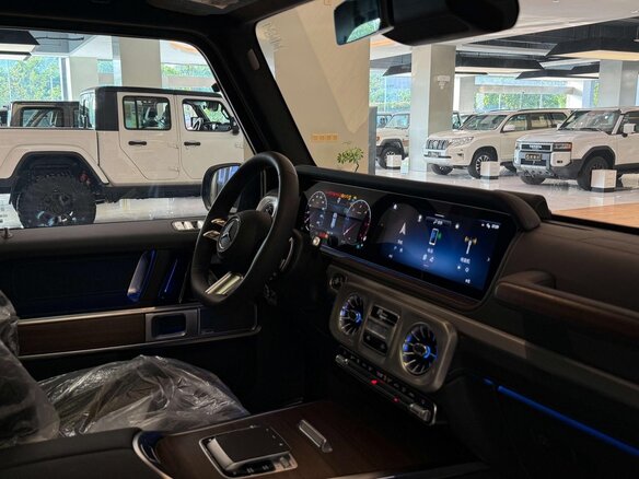 2026 Mercedes-Benz G-Класс 450 d III (W465) Рестайлинг, чёрный, 17000000 рублей - вид 5