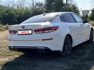2019 Kia Optima IV Рестайлинг, белый, 1250000 рублей, вид 3