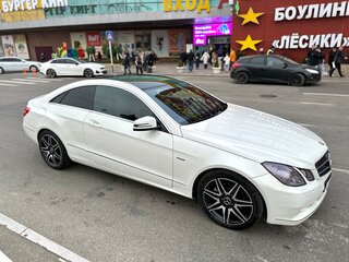 2011 Mercedes-Benz E-Класс 250 5G-Tronic IV (W212, S212, C207), белый, 1350000 рублей, вид 3