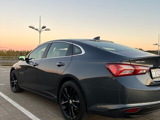 2021 Chevrolet Malibu IX Рестайлинг, серый, 1450000 рублей, вид 4