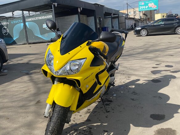 2002 Honda CBR 600F, жёлтый, 400000 рублей