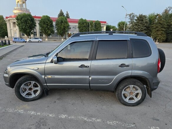 2009 Chevrolet Niva I Рестайлинг, серый, 530000 рублей - вид 7
