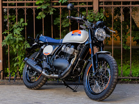 2025 Royal Enfield Bear 650, серебристый, 719000 рублей, вид 3